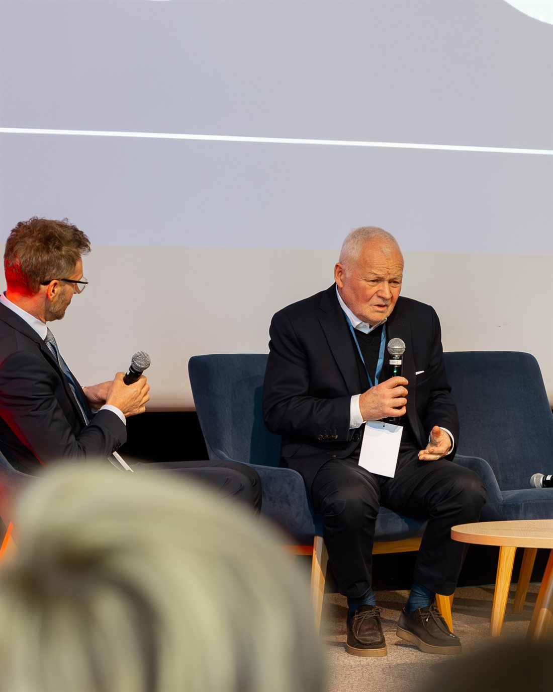 Former Prime Minister Jan Krzysztof Bielecki in conversation at the Forum